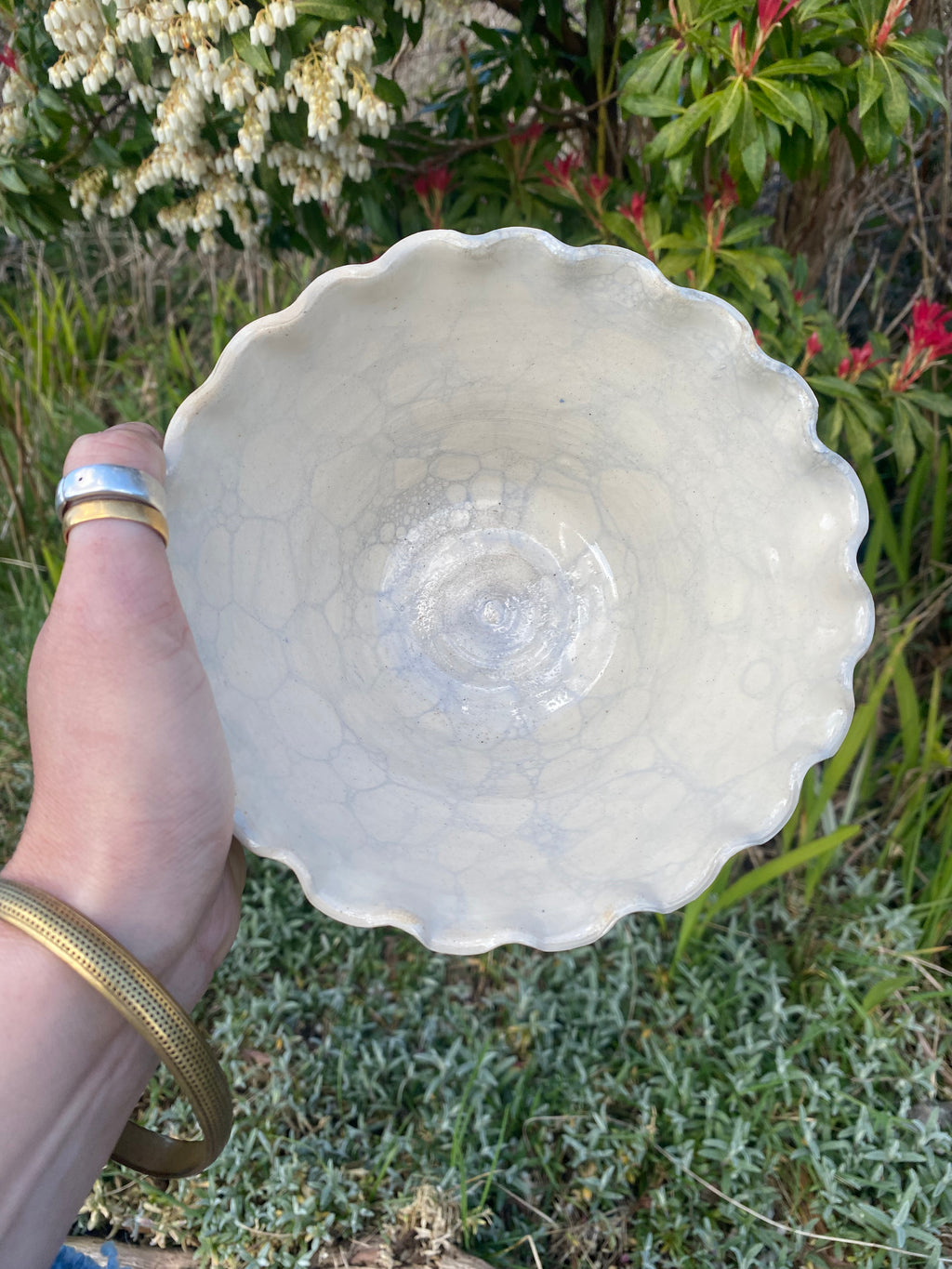 White frilly edge pot — a delicate, sustainable statement for your indoor garden