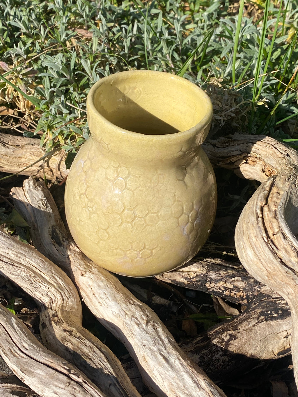 Honeycomb Bee Vase: Sunlit Geometry in Handmade Ceramic