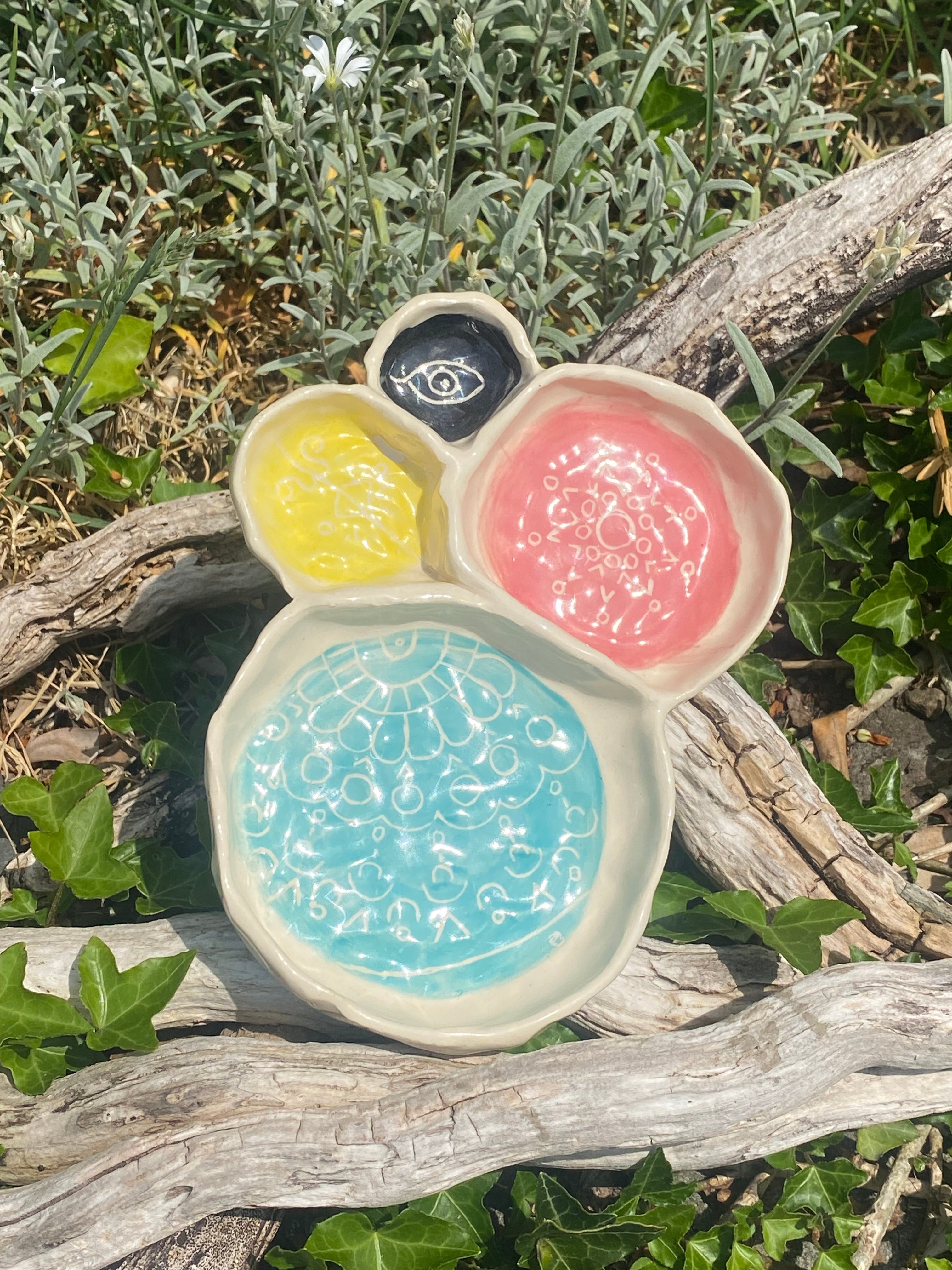 Palette‑Perfect 4‑Section Trinket Tray
