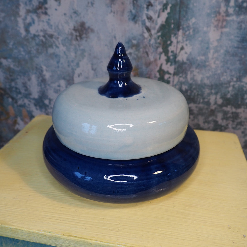 Blue Apothecary Dish with Lid: Hand‑Thrown, Multi‑Purpose Ceramic Charm