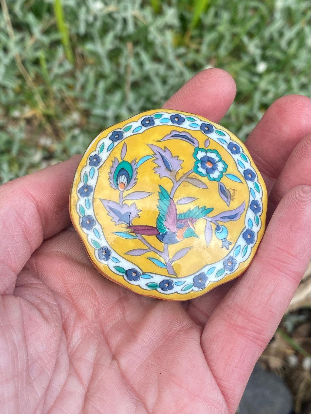 Bird Design Pill Pot with Lid — Tiny Treasure for Everyday Organisation