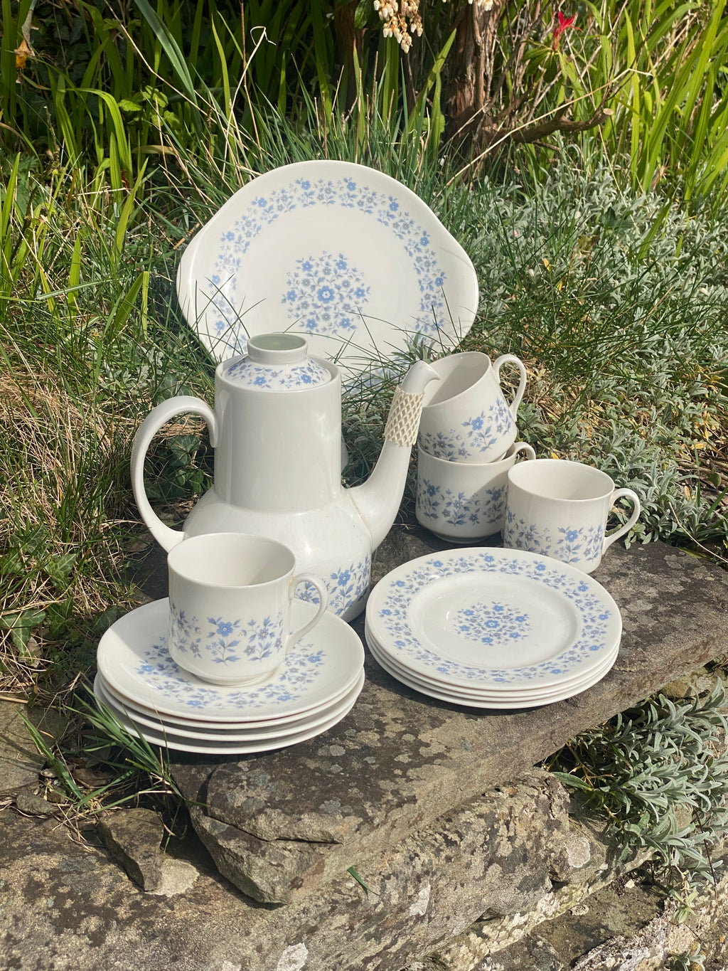 Royal Doulton Coffee Set for Four: Quiet Luxury for Shared Moments