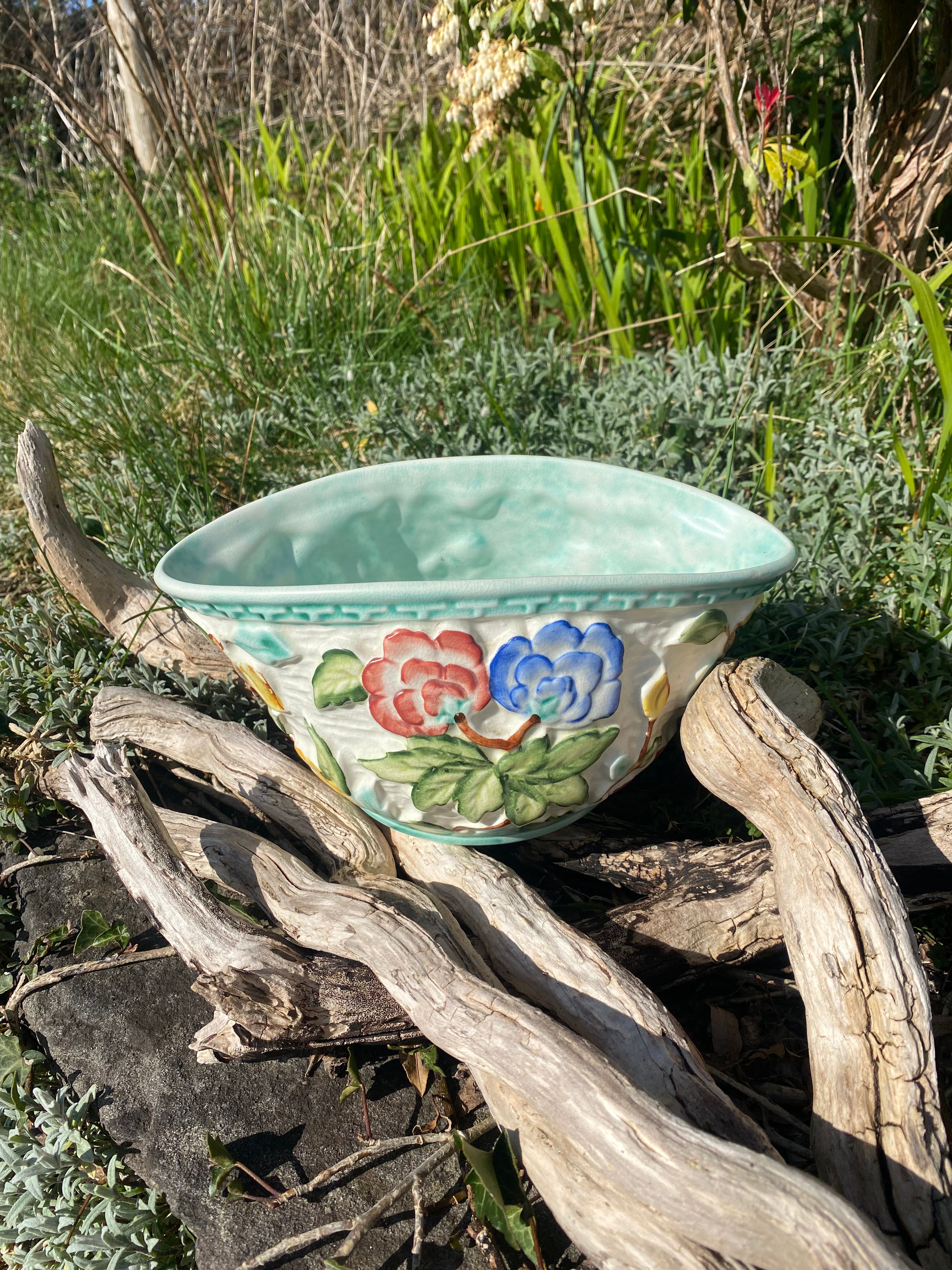 Oval Vintage Flower Pot — sculptural charm for green living