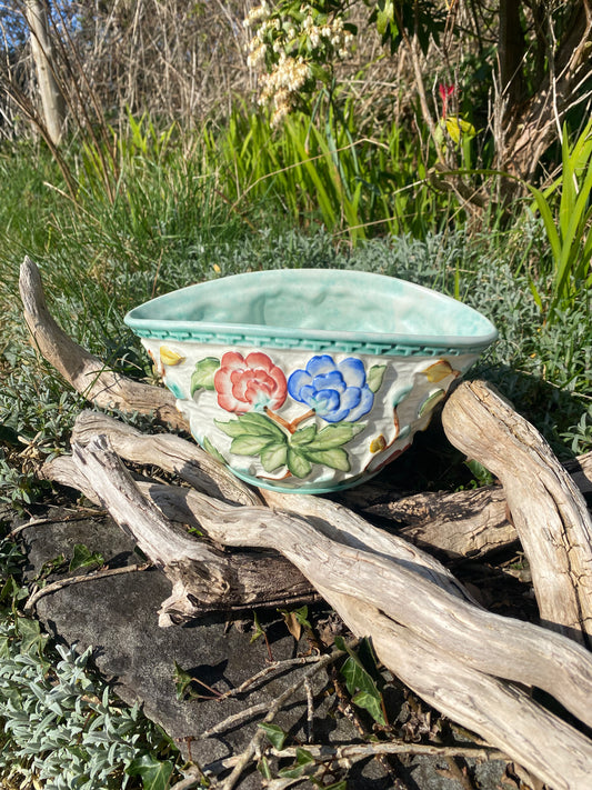 Oval Vintage Flower Pot — sculptural charm for green living