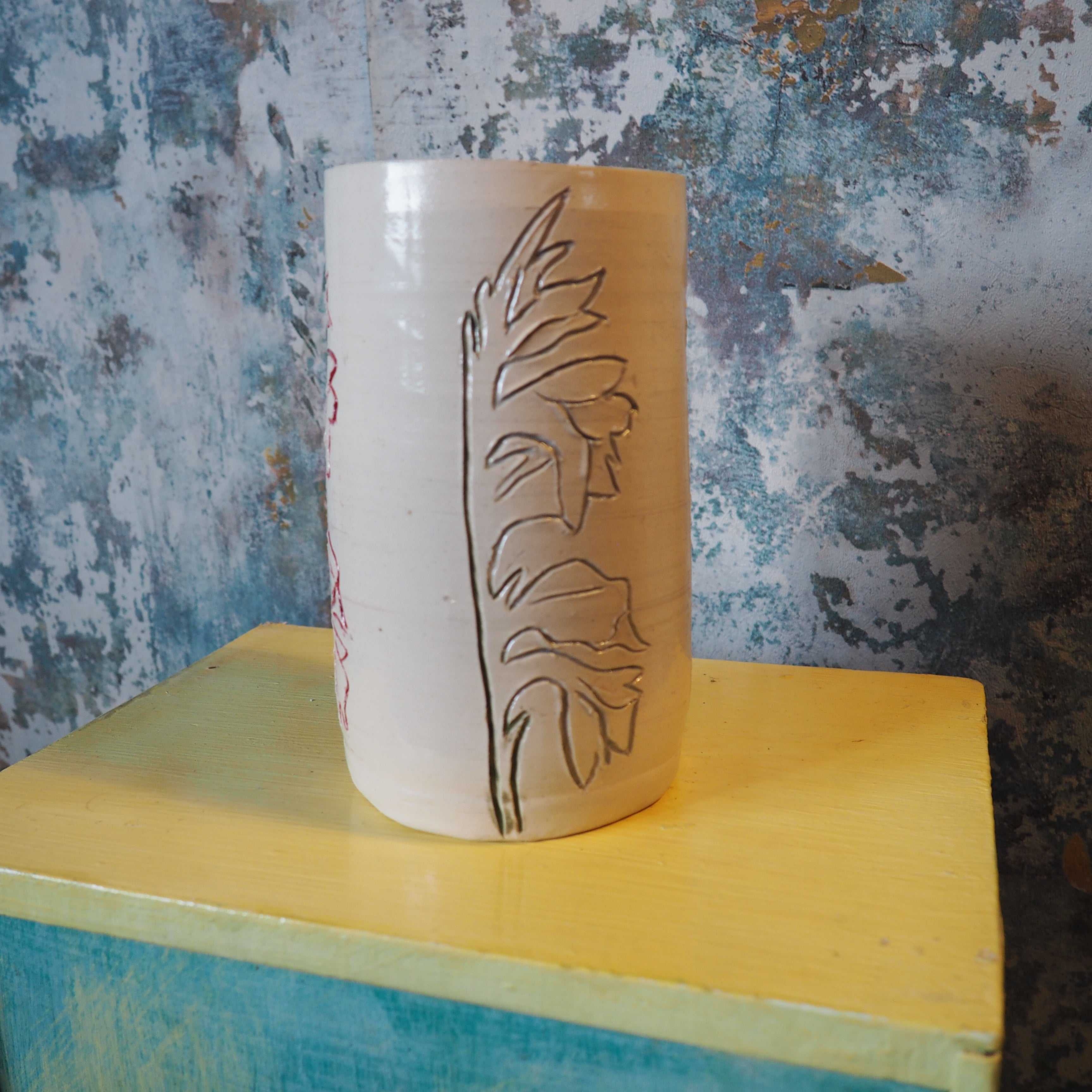 Sturdy Gladioli Vase – Hand‑Thrown Ceramic, Garden‑Ready Elegance