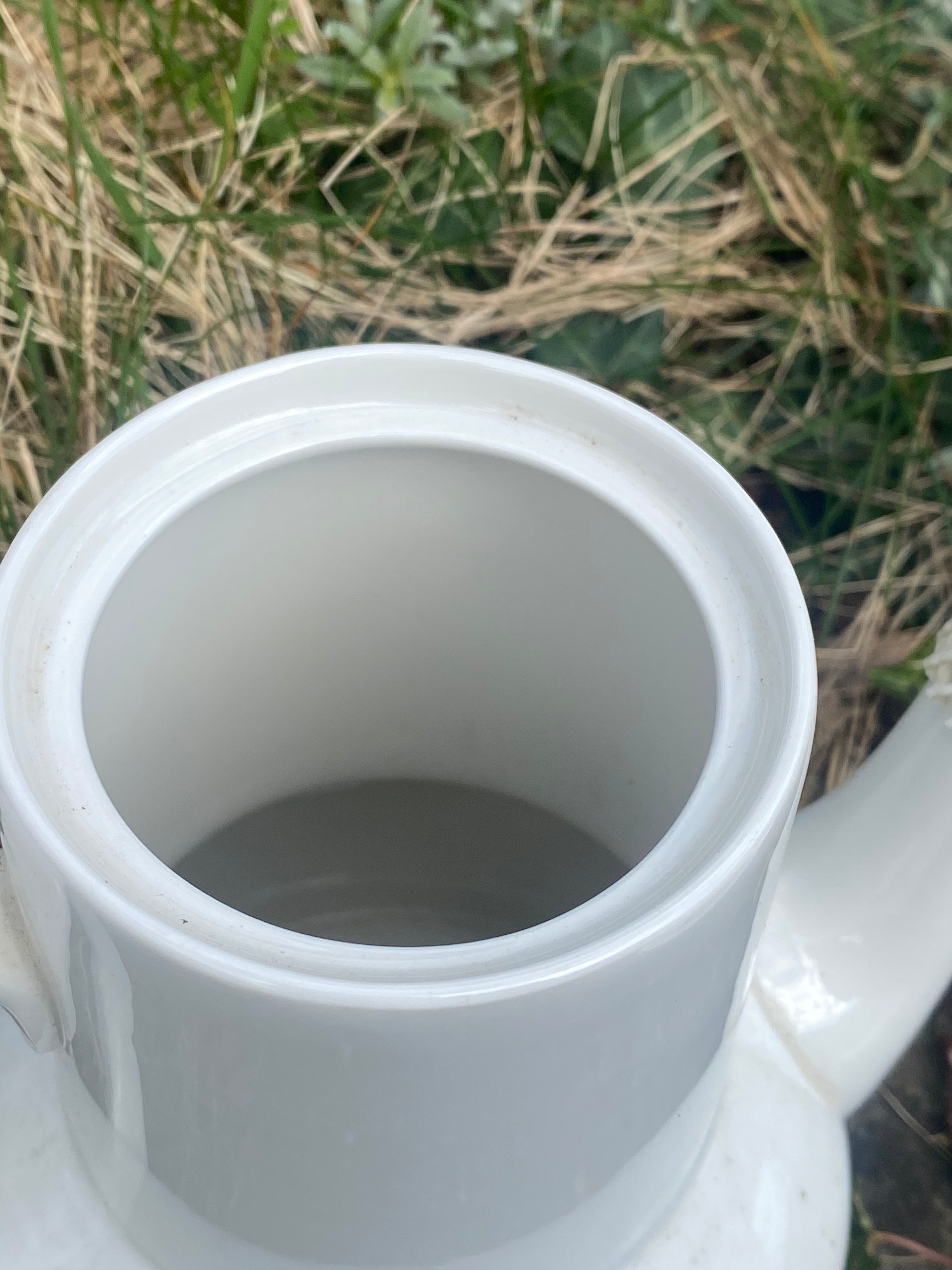 Royal Doulton Coffee Set for Four: Quiet Luxury for Shared Moments