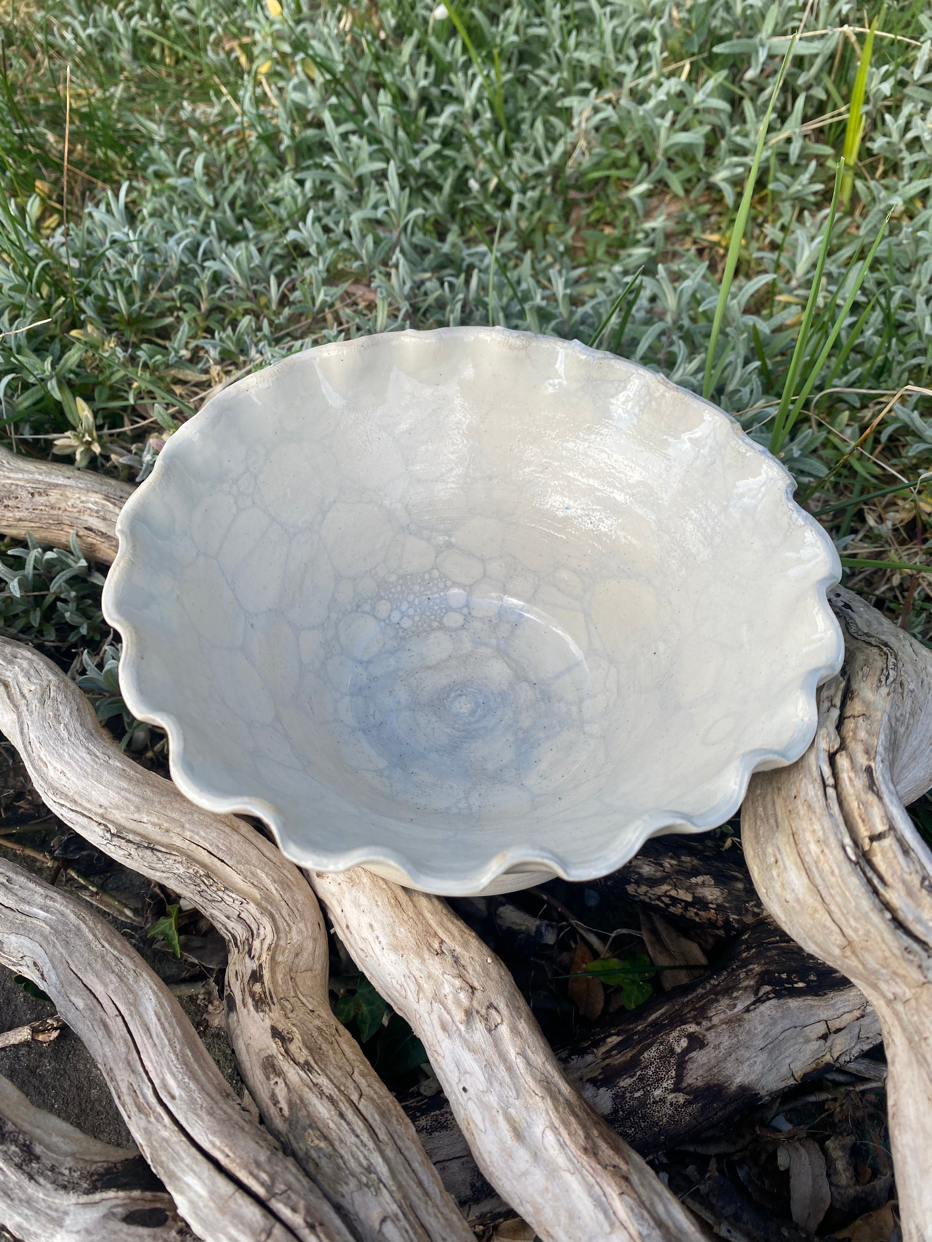 White frilly edge pot — a delicate, sustainable statement for your indoor garden