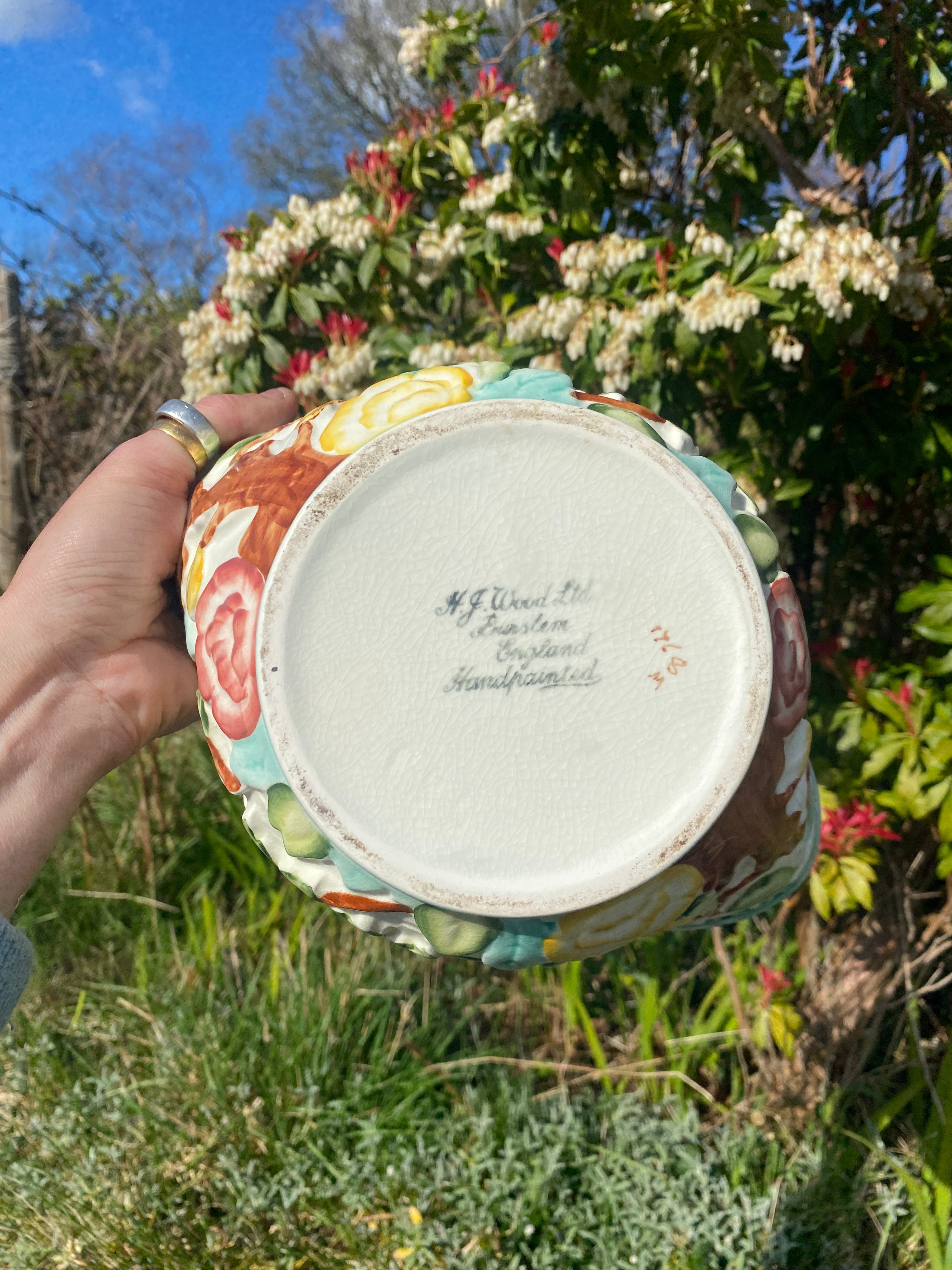 Oval Vintage Flower Pot — sculptural charm for green living