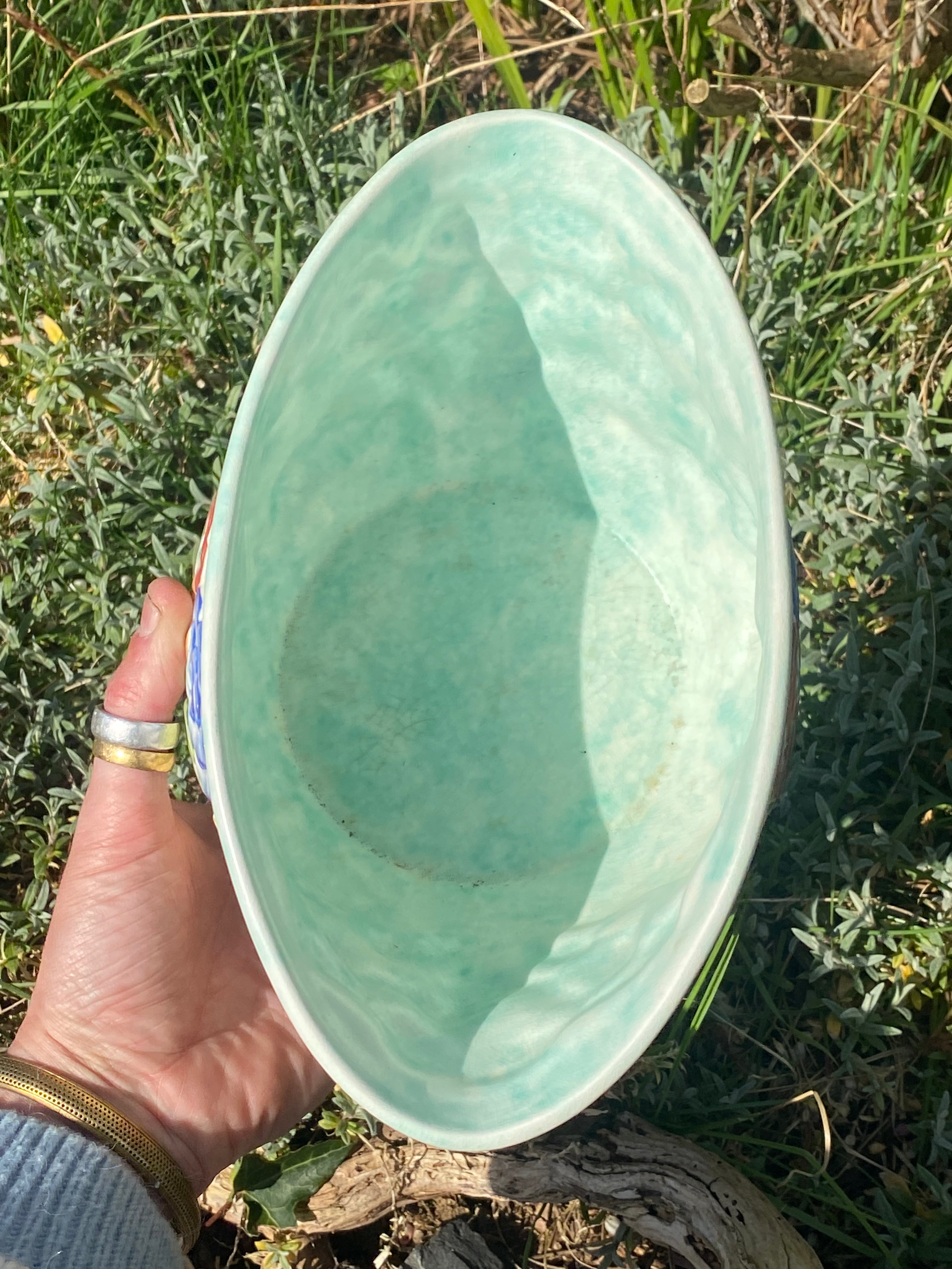 Oval Vintage Flower Pot — sculptural charm for green living