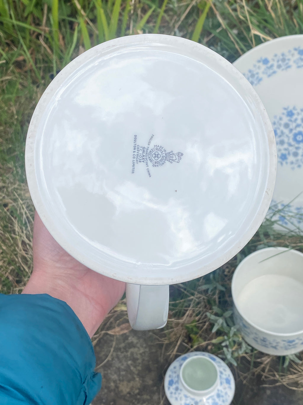 Royal Doulton Coffee Set for Four: Quiet Luxury for Shared Moments