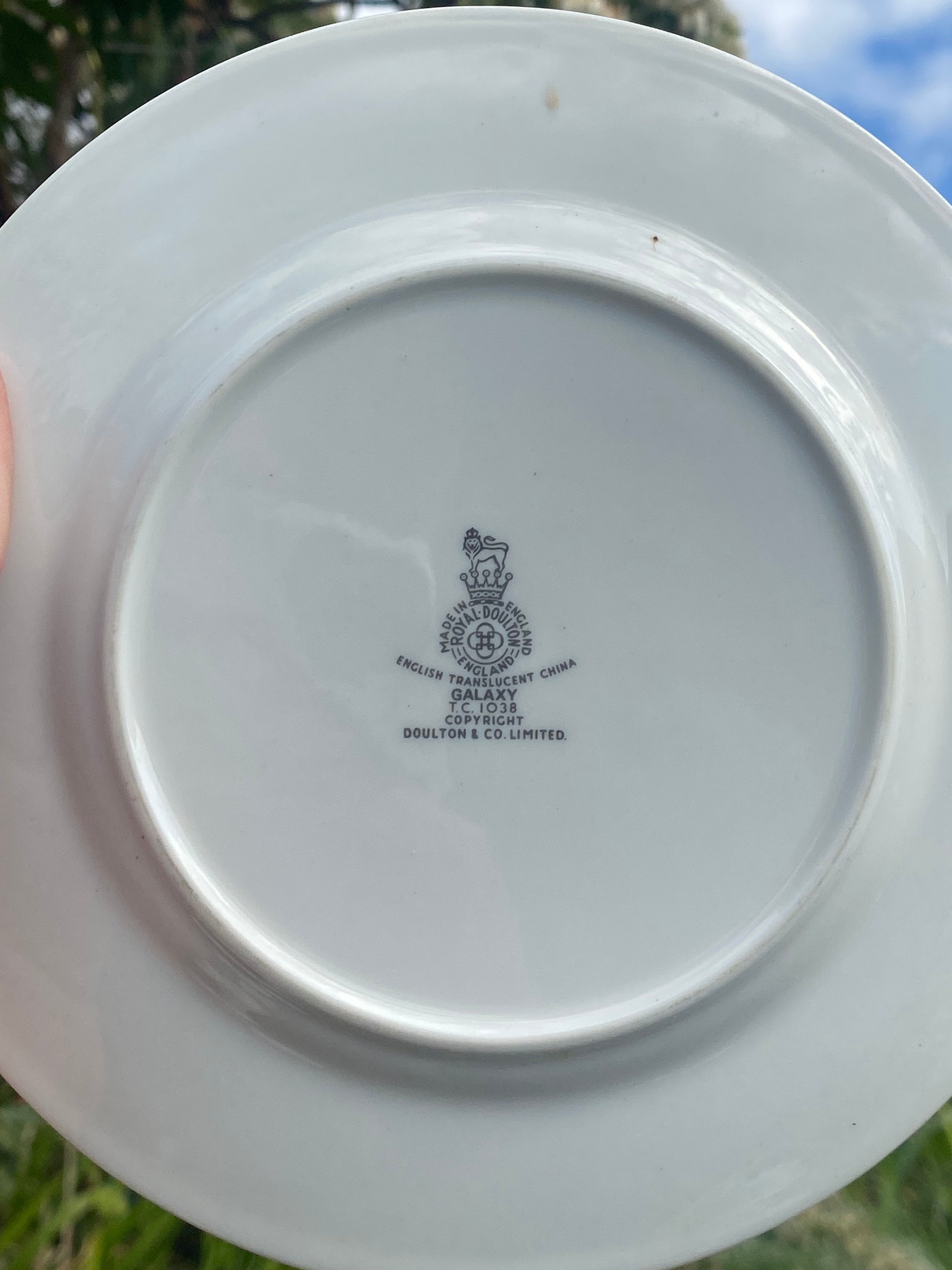Royal Doulton Coffee Set for Four: Quiet Luxury for Shared Moments
