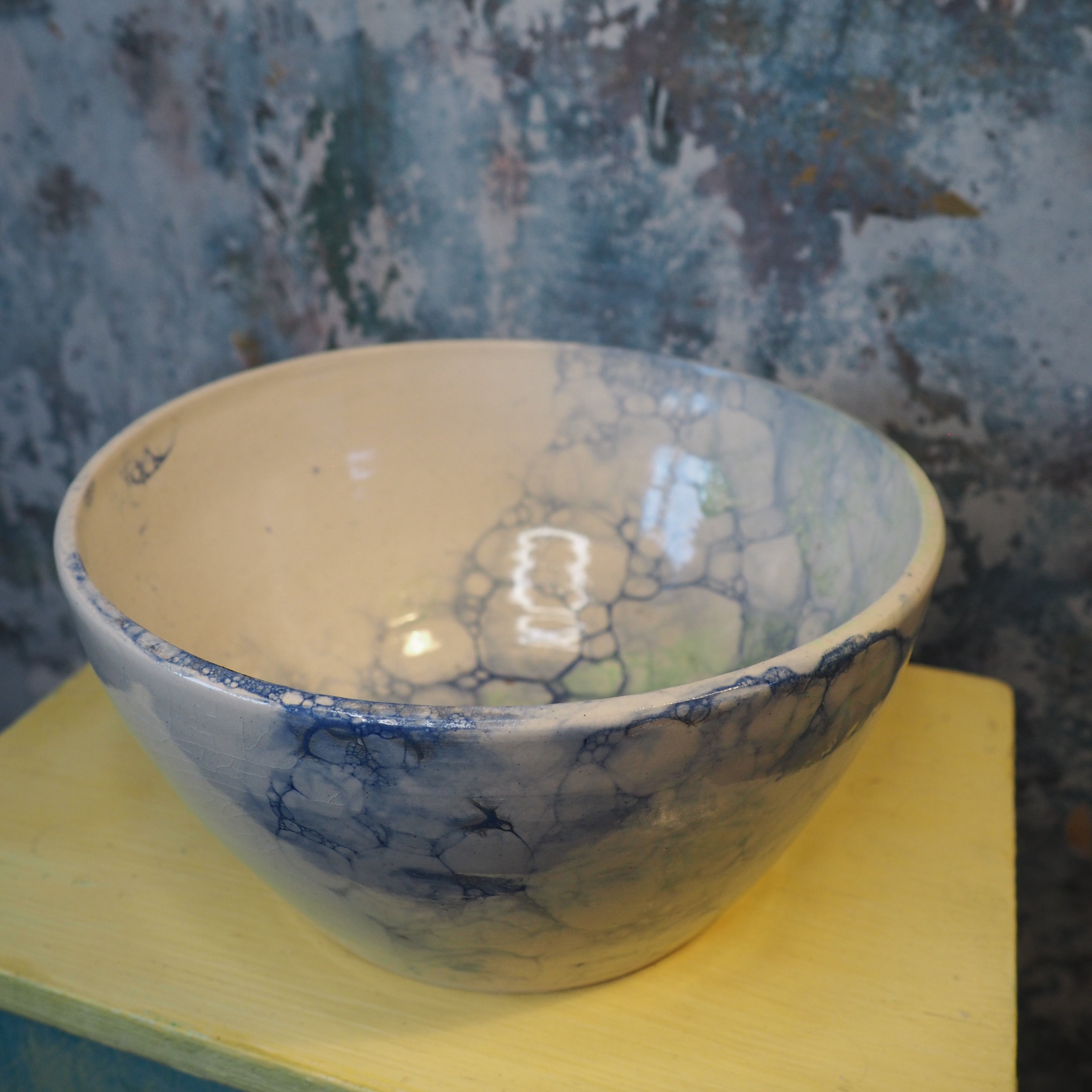 Bubbles Heavy: The Stable Ceramic Mixing Bowl for Cake Makers