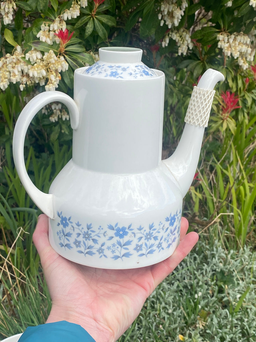 Royal Doulton Coffee Set for Four: Quiet Luxury for Shared Moments