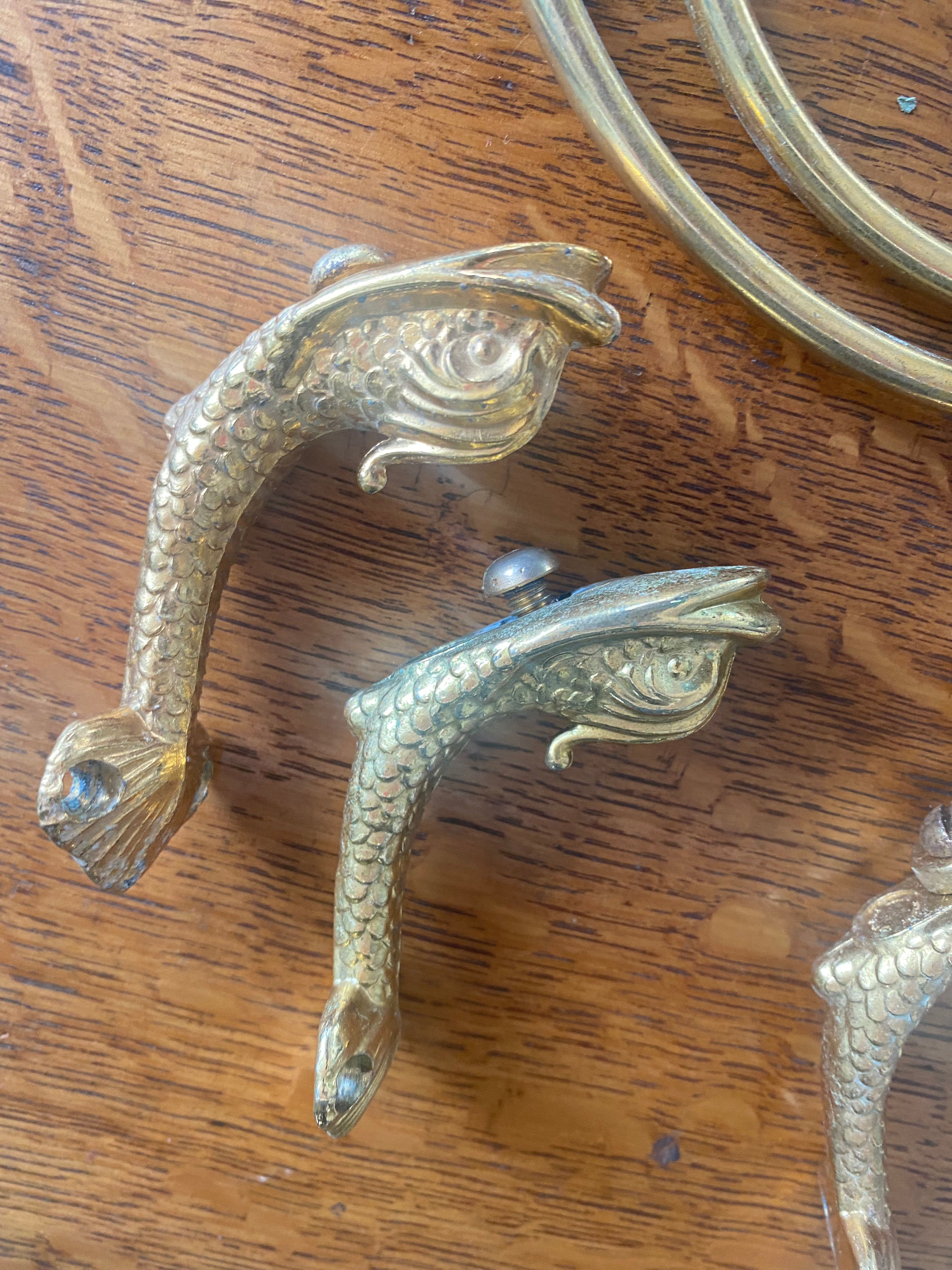 Retro Brass Bathware: Golden Maximalism for a Luxe Bathroom
