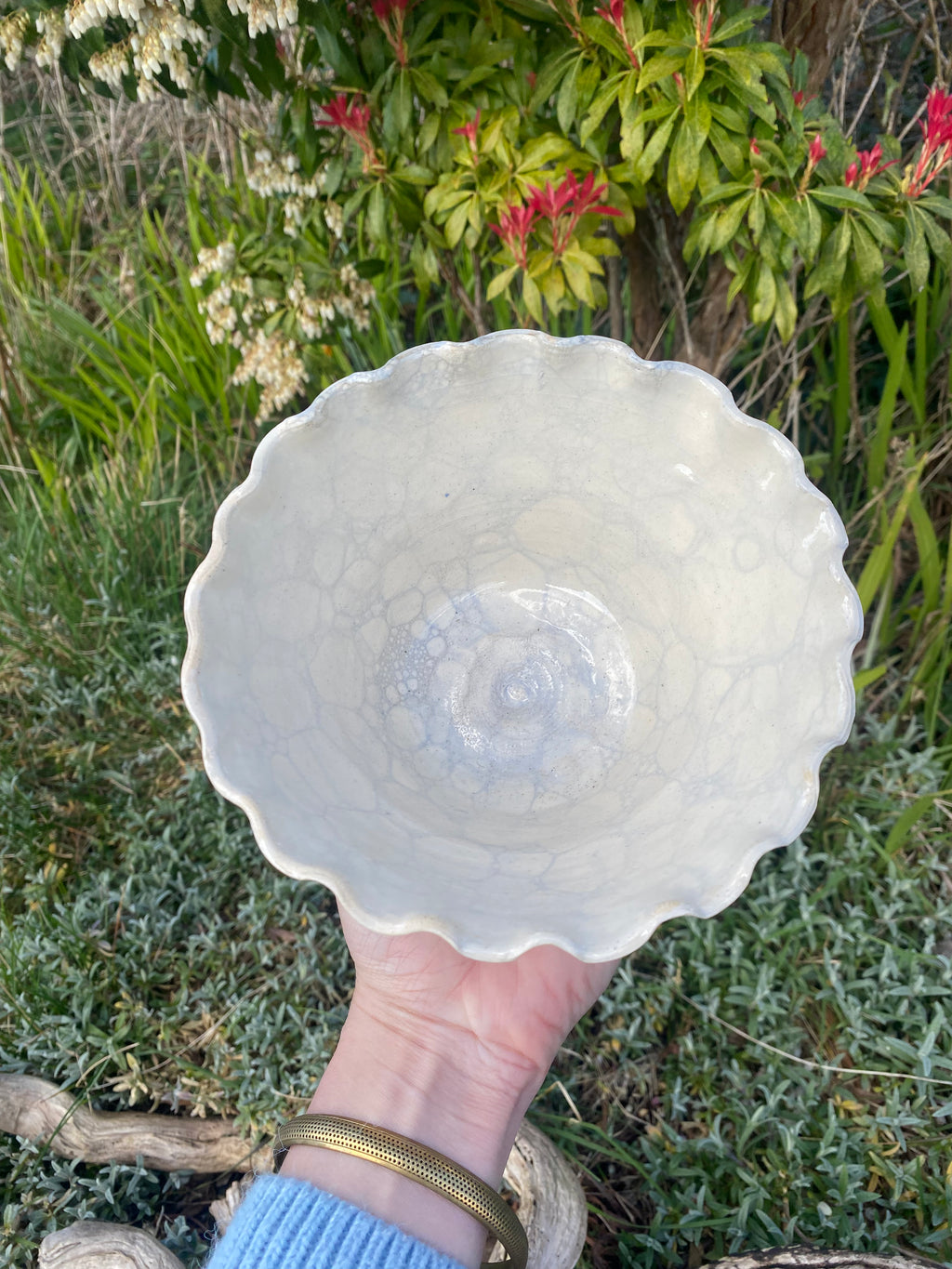 White frilly edge pot — a delicate, sustainable statement for your indoor garden