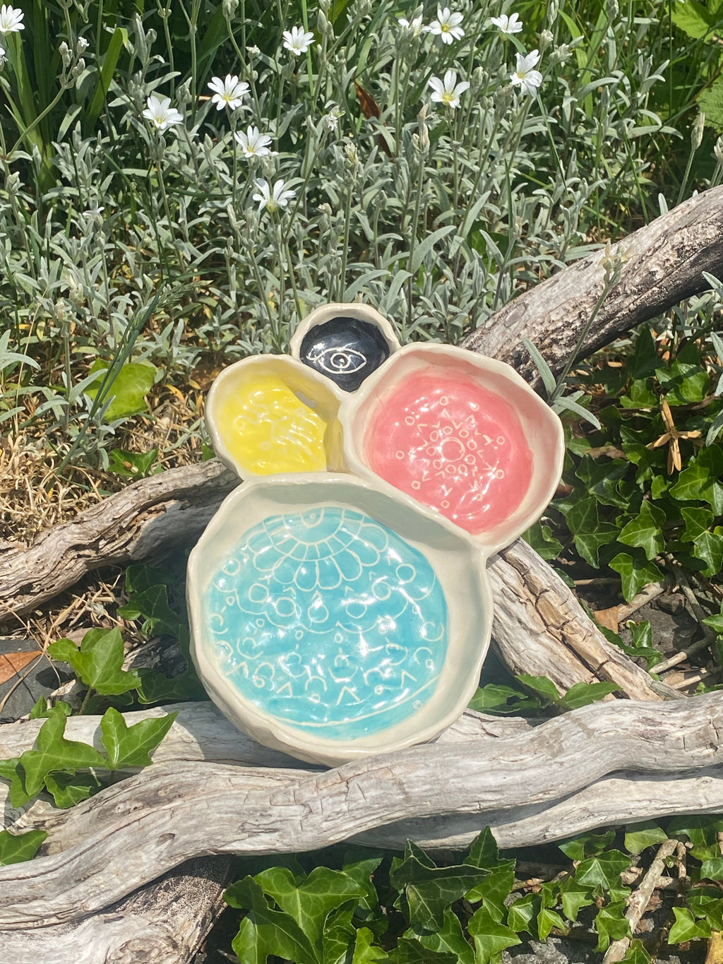 Palette‑Perfect 4‑Section Trinket Tray