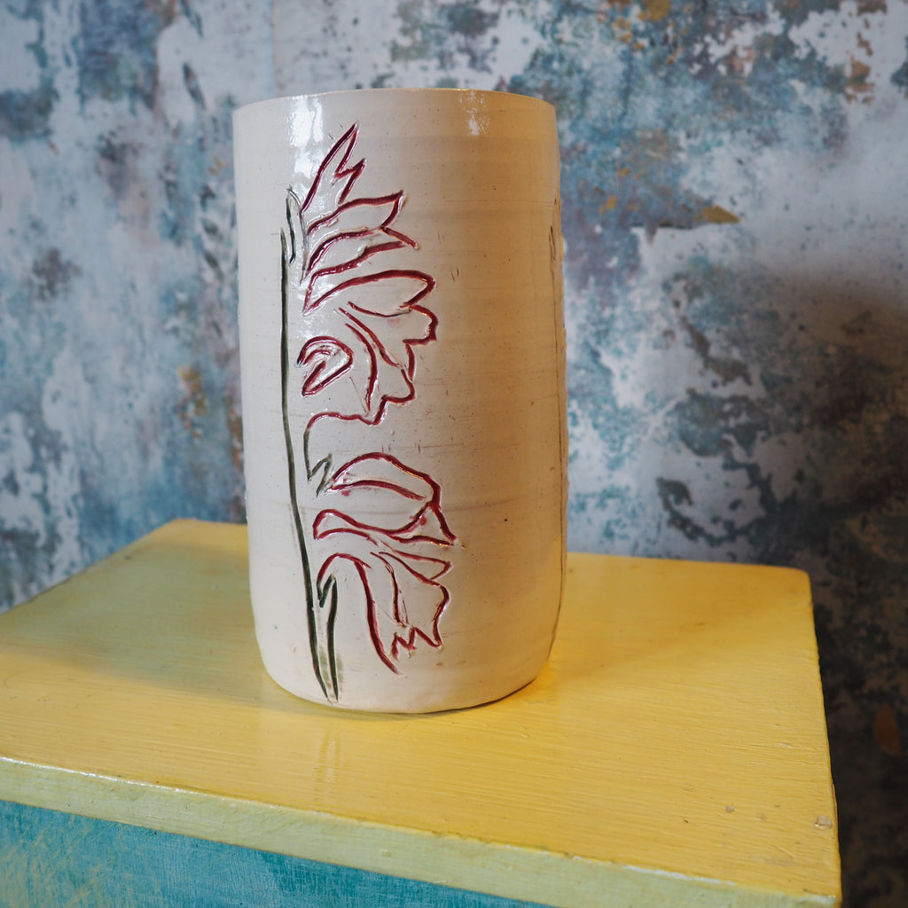 Sturdy Gladioli Vase – Hand‑Thrown Ceramic, Garden‑Ready Elegance