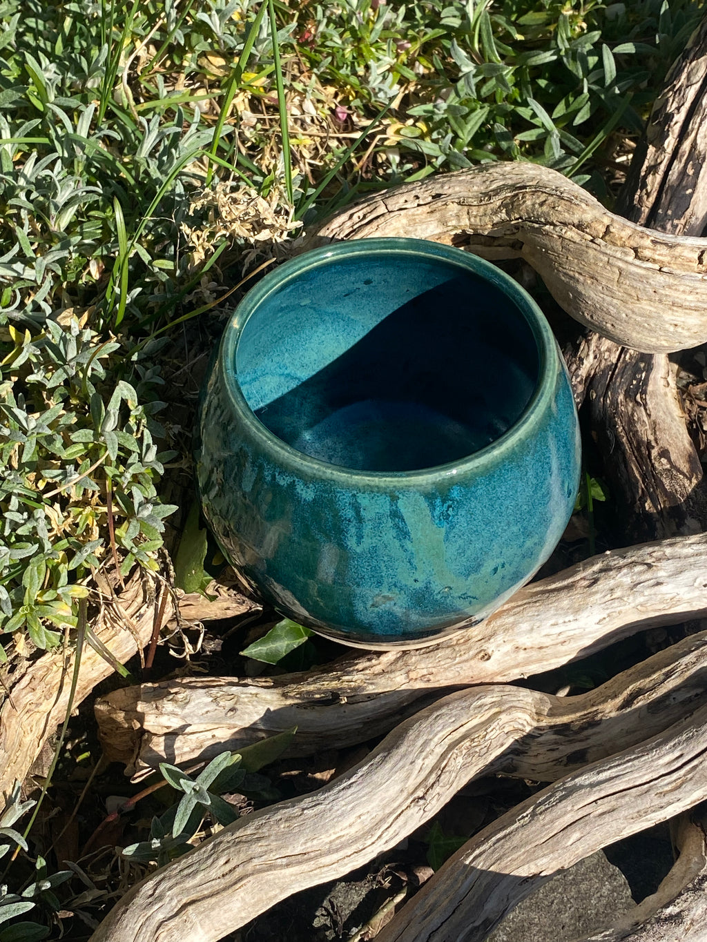 Squat Green Vase – compact emerald ceramic for quiet, joyful spaces