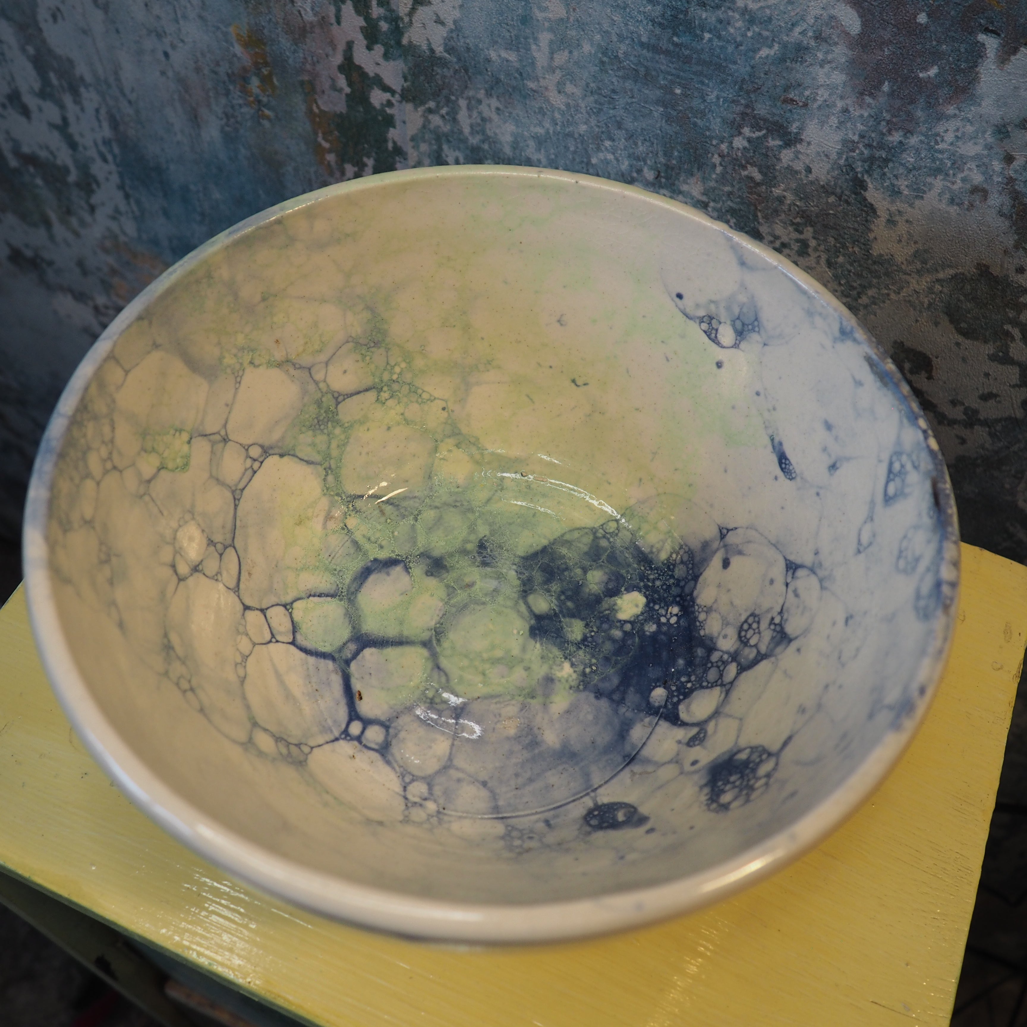 Bubbles Heavy: The Stable Ceramic Mixing Bowl for Cake Makers