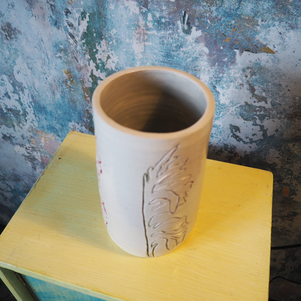 Sturdy Gladioli Vase – Hand‑Thrown Ceramic, Garden‑Ready Elegance