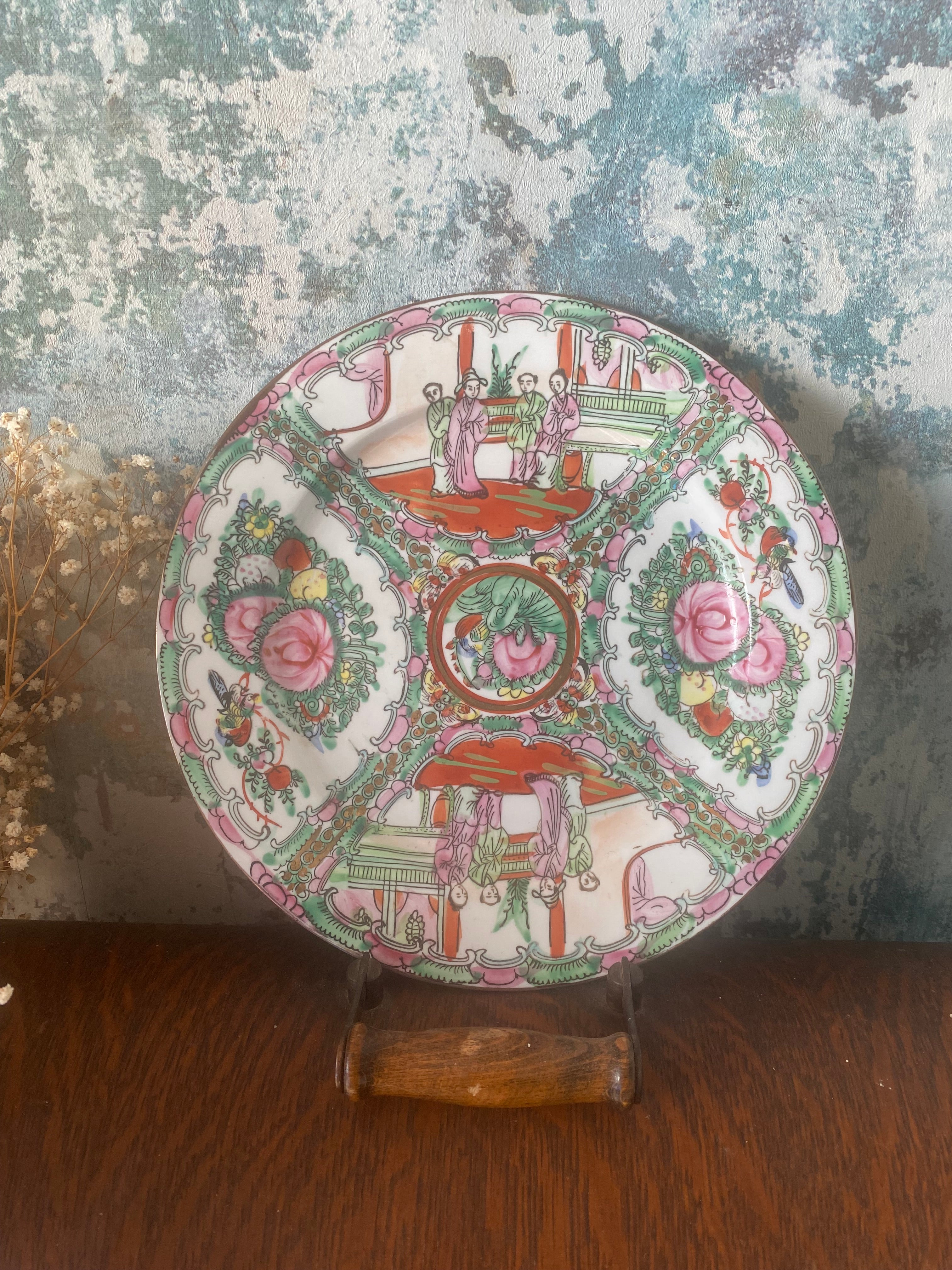 Quin Nong Revival: 1970s Chinese Display Plate – Timeless Ceramic Charm