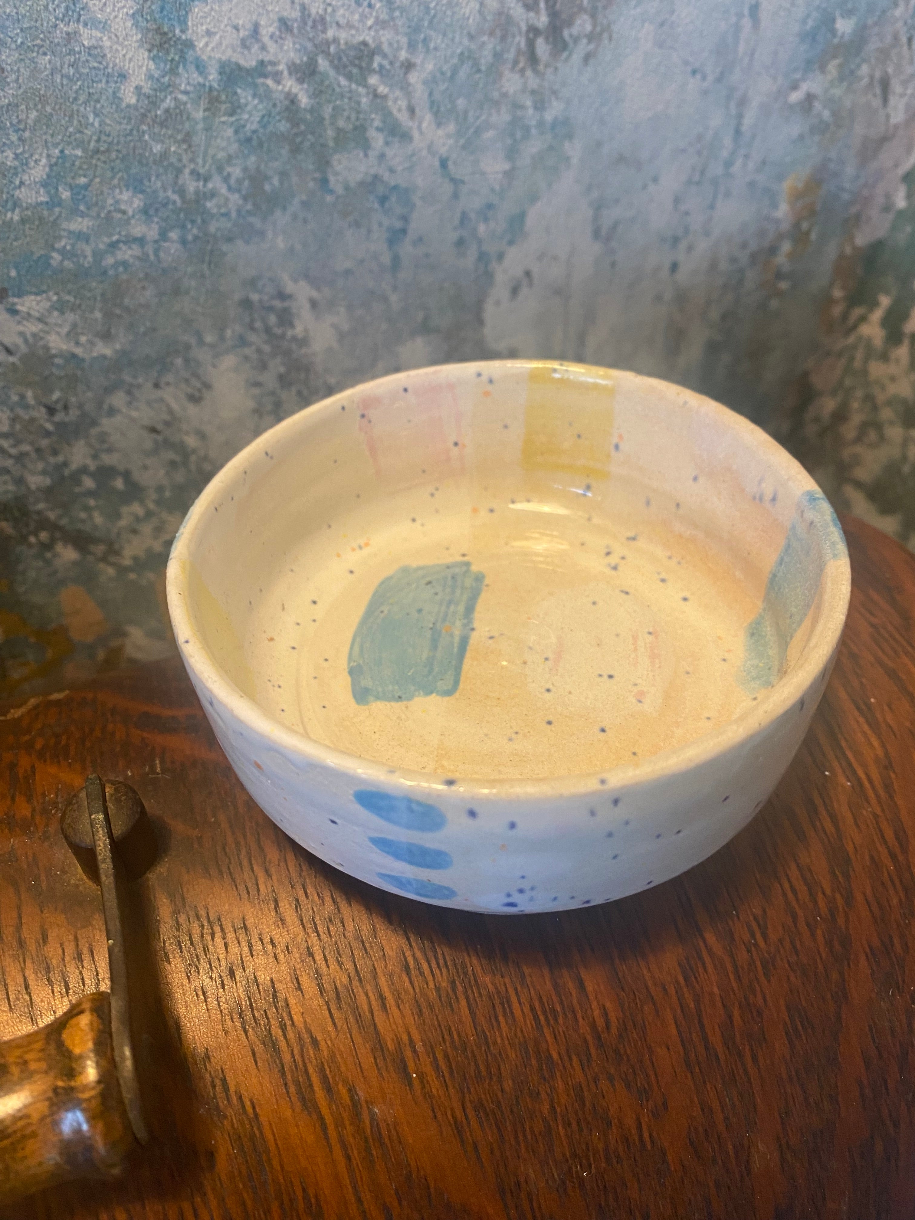 Snacky Snack Bowl – A stylish companion for olives, dips and tapas sides