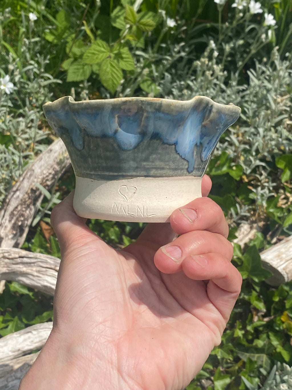 Petal Edge Vessel: Delicate Ceramic Tray for Sauce, Trinkets and Tiny Treasures