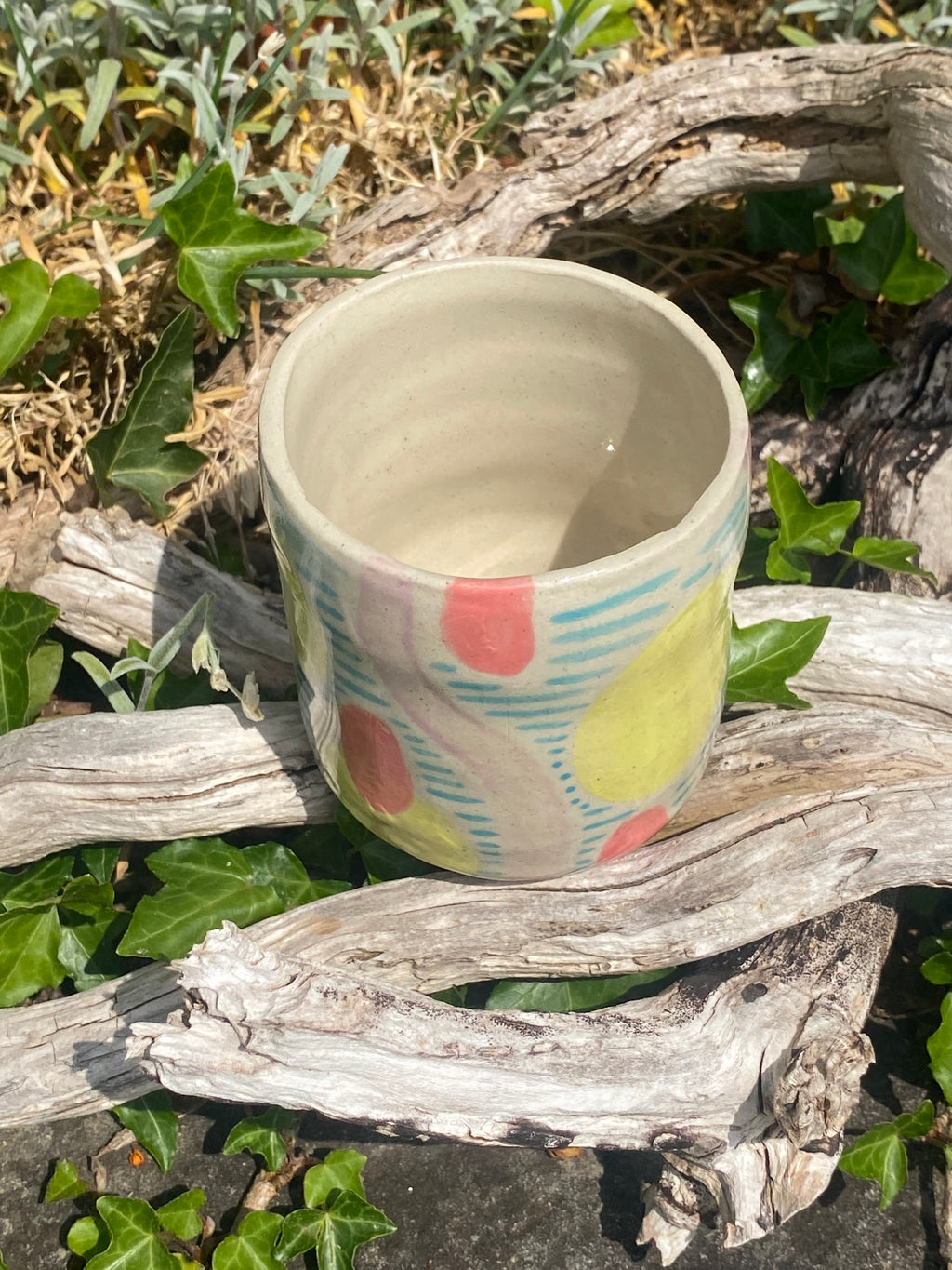 Sunny Circles Storage Pot — a sunlit organiser for stylish, sustainable spaces