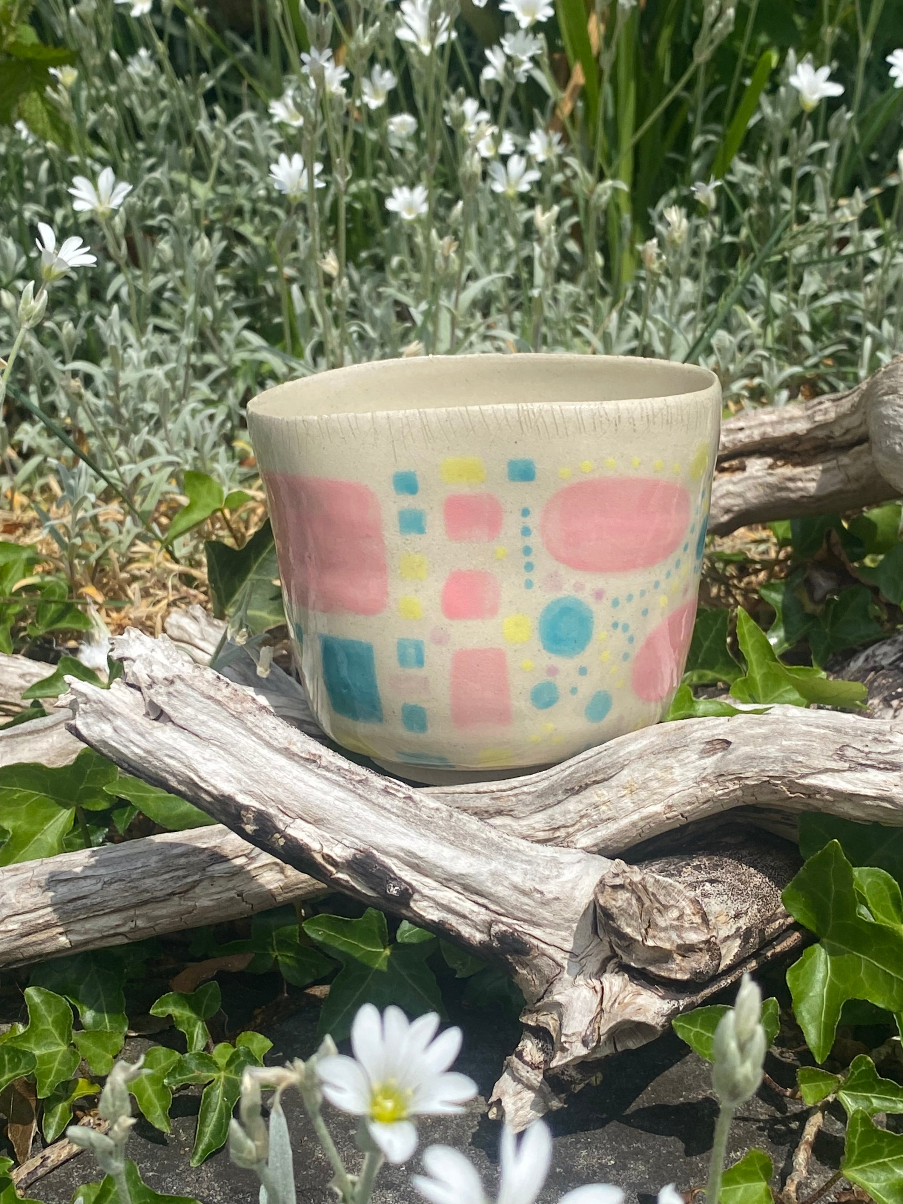 Candy-Coloured Geometric Vessel: 70s-Inspired Cup & Planter